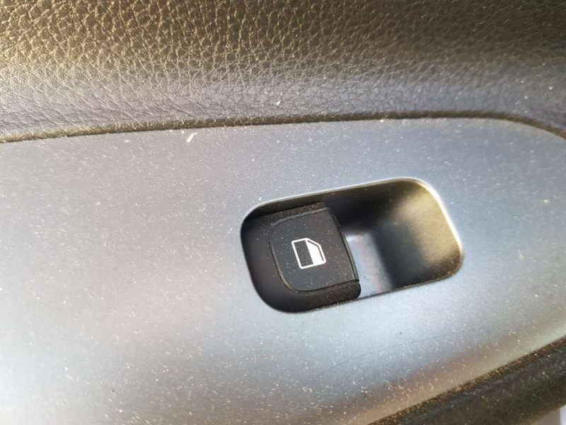Recambio de mando elevalunas trasero izquierdo para kia rio (yb) gt line referencia OEM IAM 93576H8000  