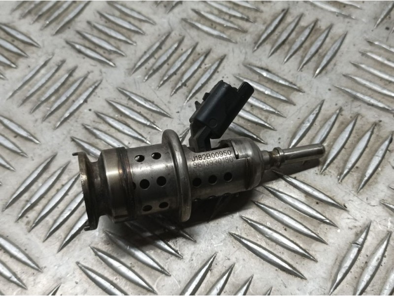 Recambio de inyector adblue para peugeot 2008 (--.2013) allure bluehdi 120 s&s referencia OEM IAM 9813930180  