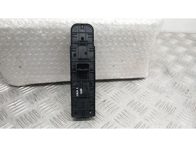 Recambio de mando elevalunas delantero izquierdo para renault scenic iii emotion referencia OEM IAM 809610016R  C/ MANDO RETROVI