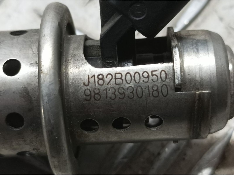 Recambio de inyector adblue para peugeot 2008 (--.2013) allure bluehdi 120 s&s referencia OEM IAM 9813930180  