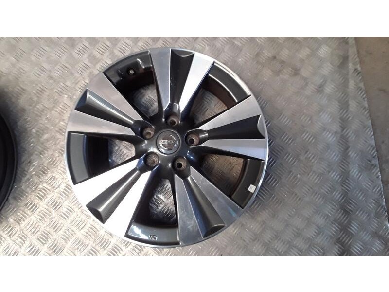 Recambio de llanta aluminio para nissan pulsar hatchback (c13) 1.5 dci referencia OEM IAM 6.5X17 5 TORN ET45 ALUMINIO ROZADA