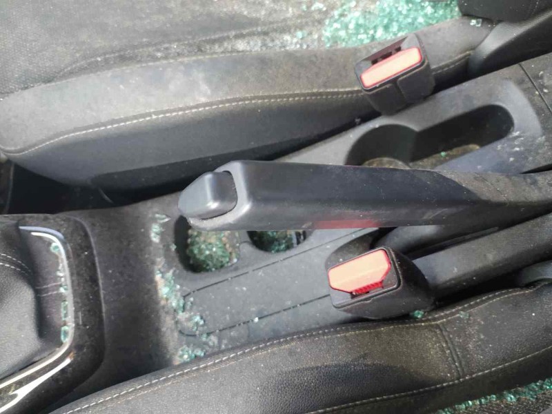 Recambio de palanca freno de mano para opel corsa f gs referencia OEM IAM 9824553280  