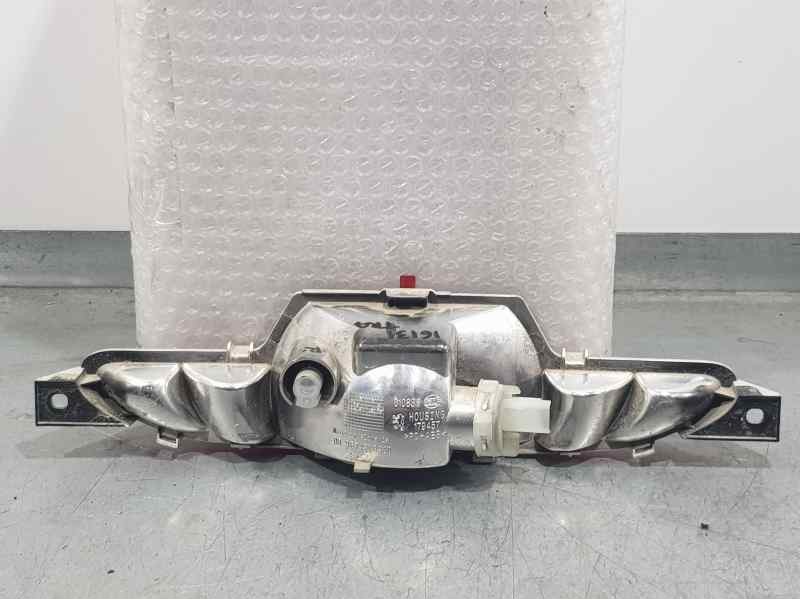 Recambio de piloto trasero central para opel corsa f gs referencia OEM IAM 9674308980  ANTINIEBLA PARAGOLPES