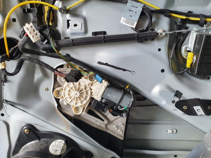 Recambio de elevalunas trasero derecho para mercedes-benz clase s (w220) berlina 320 cdi (220.025) referencia OEM IAM   ELECTRIC