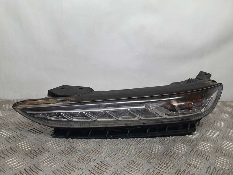 Recambio de piloto delantero izquierdo para hyundai kona essence 2wd referencia OEM IAM SIN REF  