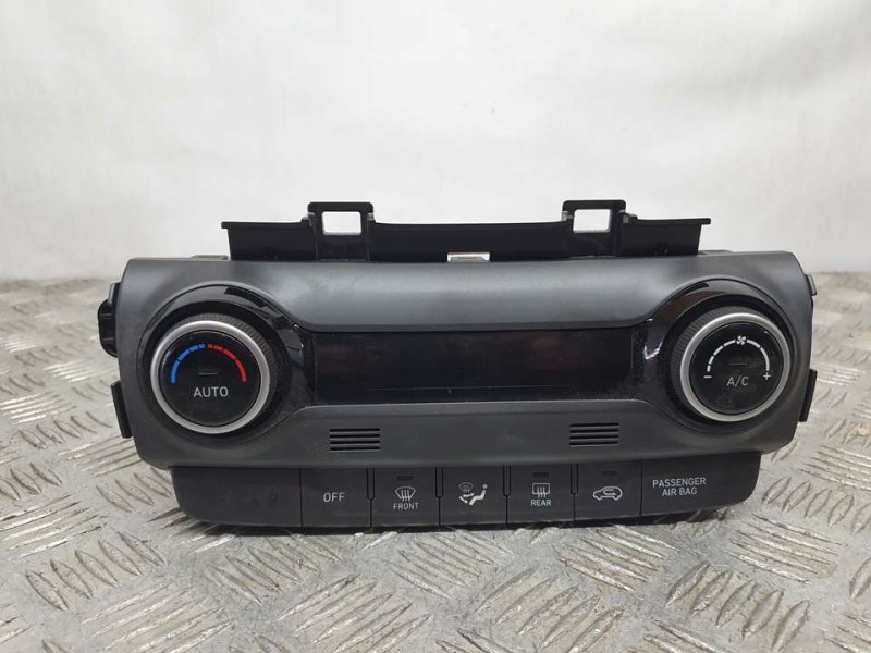 Recambio de mando climatizador para hyundai kona essence 2wd referencia OEM IAM C200367820 171113B003170202 