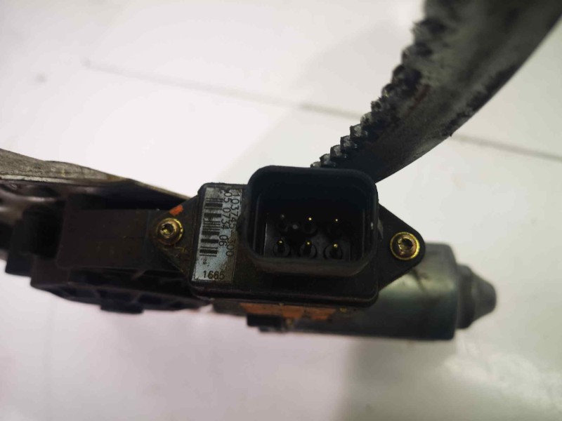 Recambio de elevalunas delantero derecho para opel astra f berlina 1.7 turbodiesel (17 dt / lu8) referencia OEM IAM 90520210  6 