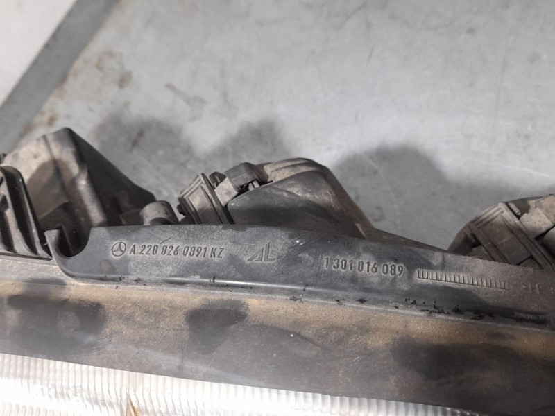 Recambio de faro derecho para mercedes-benz clase s (w220) berlina 320 cdi (220.025) referencia OEM IAM A2208203861 0301178002 A