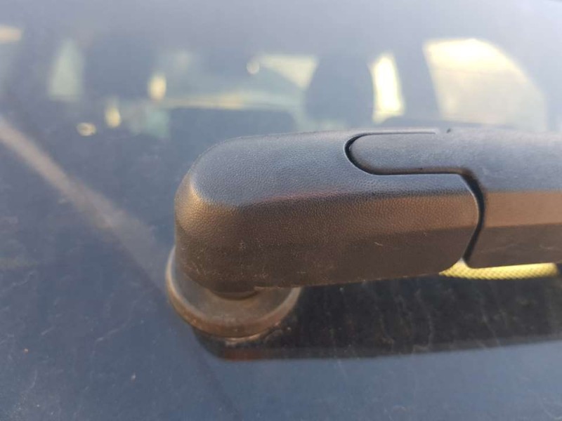 Recambio de motor limpia trasero para kia rio (yb) gt line referencia OEM IAM 98700H8000  