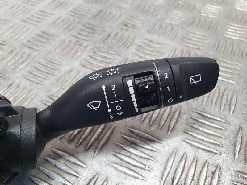 Recambio de mando luces y limpia para hyundai kona essence 2wd referencia OEM IAM 93403J9950 1711060166 