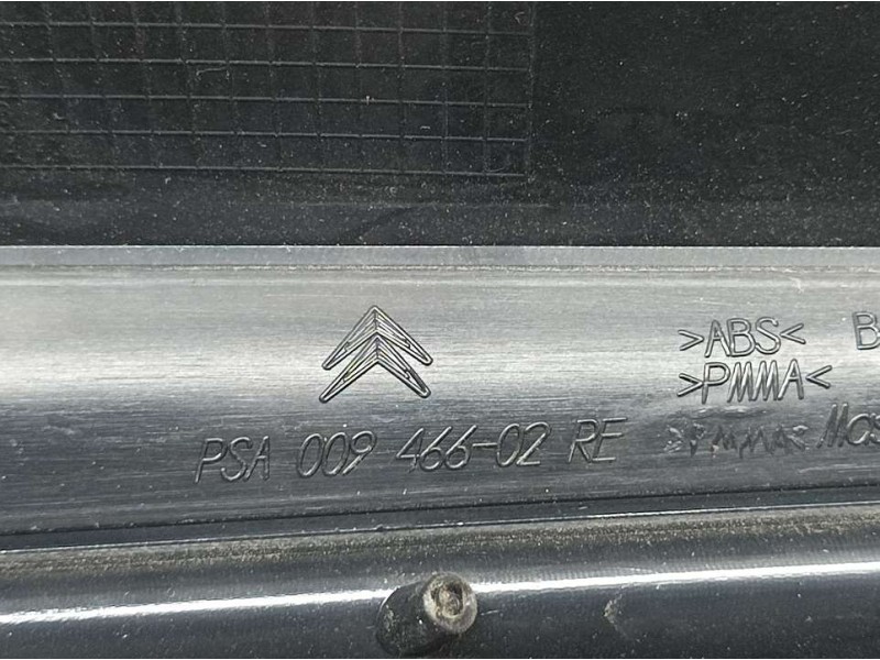 Recambio de piloto trasero derecho para citroën c4 grand picasso exclusive referencia OEM IAM 00946602  