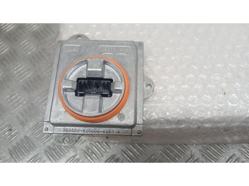 Recambio de centralita faro para bmw i3 (i01) electric referencia OEM IAM 7367751 VALEO DERECHA L90028082