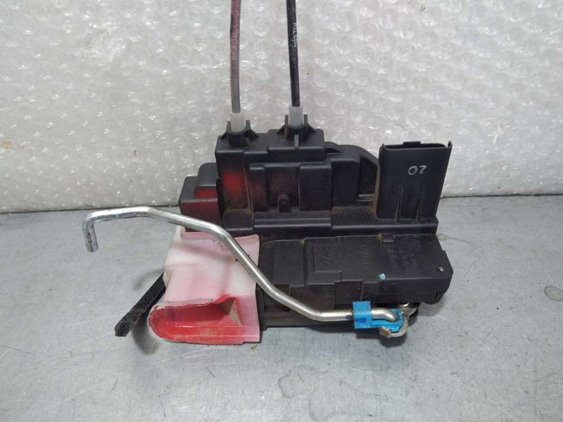 Recambio de cerradura puerta delantera derecha para hyundai i20 classic referencia OEM IAM 813201J230  