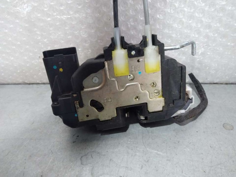 Recambio de cerradura puerta delantera derecha para hyundai i20 classic referencia OEM IAM 813201J230  