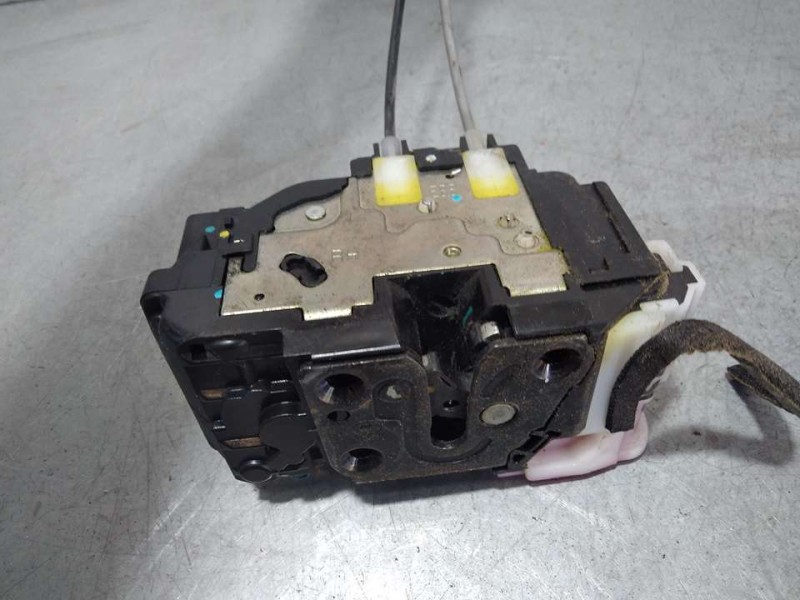 Recambio de cerradura puerta delantera derecha para hyundai i20 classic referencia OEM IAM 813201J230  