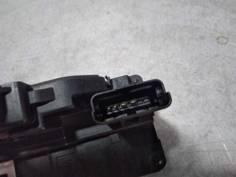 Recambio de cerradura puerta delantera derecha para hyundai i20 classic referencia OEM IAM 813201J230  