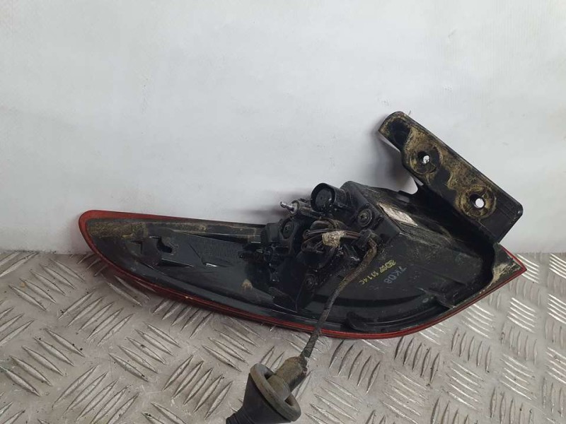 Recambio de piloto trasero derecho para hyundai kona essence 2wd referencia OEM IAM 92402J9000  EXTERIOR / LED