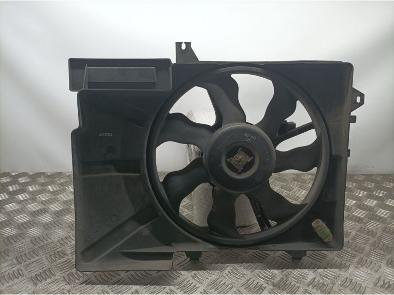 Recambio de electroventilador para hyundai getz (tb) 1.1 básico referencia OEM IAM 253801C160  