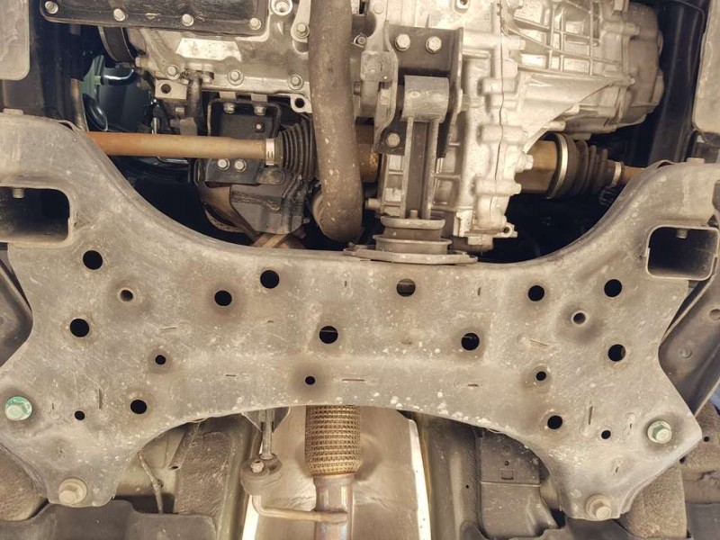 Recambio de puente delantero para kia rio (yb) gt line referencia OEM IAM 62400H8050  