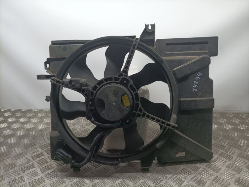 Recambio de electroventilador para hyundai getz (tb) 1.1 básico referencia OEM IAM 253801C160  