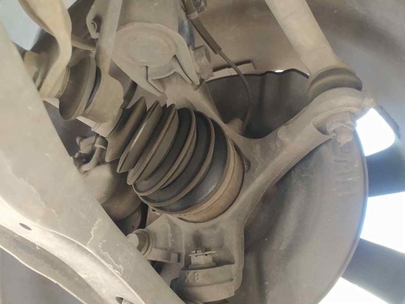 Recambio de mangueta delantera derecha para honda cr-v (re) executive 4wd referencia OEM IAM 51211SWAA10  