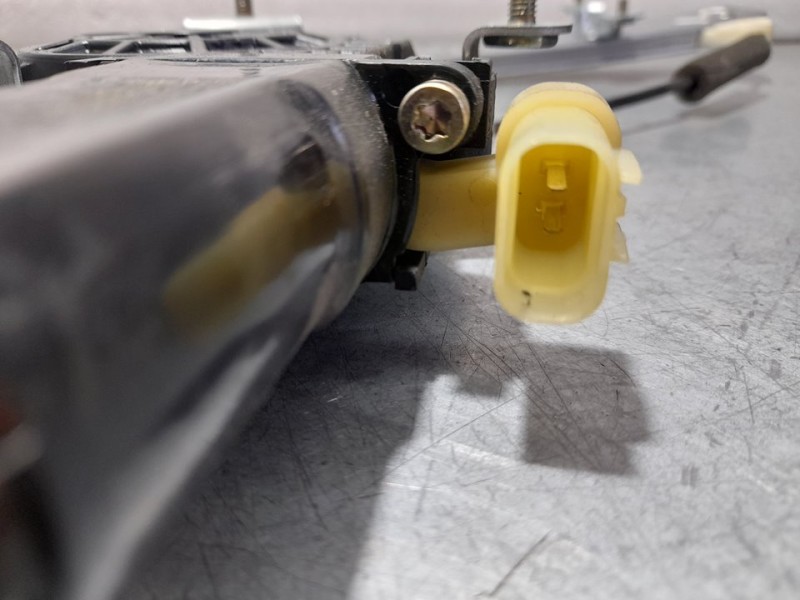 Recambio de elevalunas delantero izquierdo para hyundai getz (tb) 1.1 básico referencia OEM IAM 824031C010  ELECTRICO 2 PINES