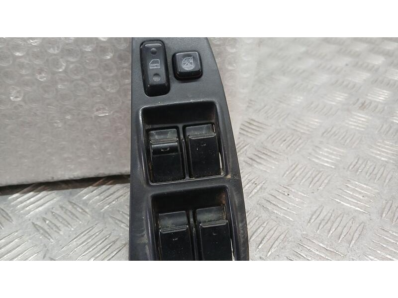 Recambio de mando elevalunas delantero izquierdo para toyota avensis wagon (t25) 2.0 d4-d sol referencia OEM IAM 8480205210B0  5