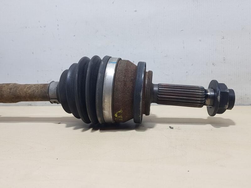 Recambio de transmision delantera derecha para kia rio (yb) gt line referencia OEM IAM 49501H8200  