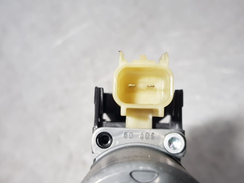 Recambio de motor elevalunas delantero derecho para ford fiesta (cb1) trend referencia OEM IAM 8A6114553A  