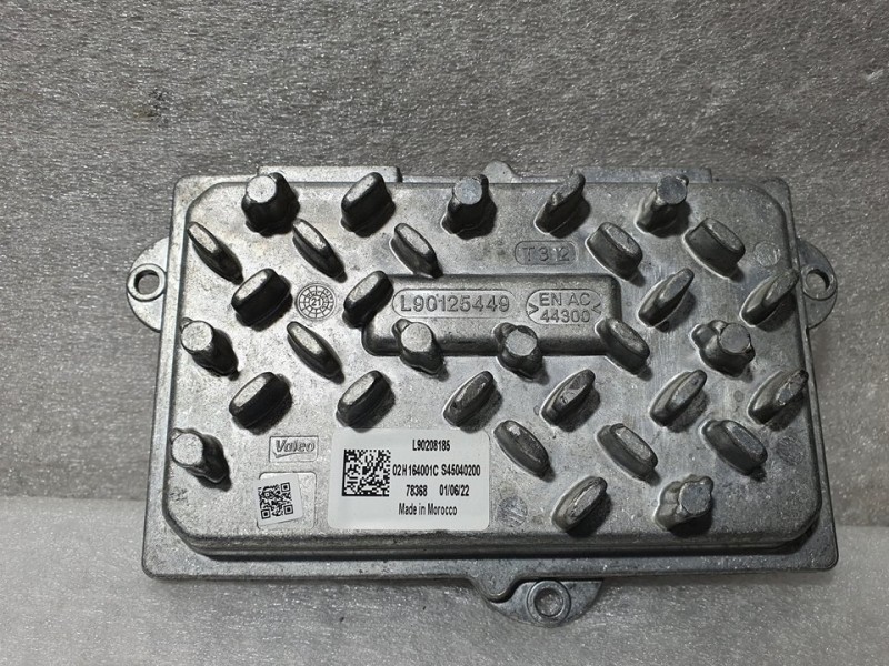 Recambio de centralita faro para peugeot 3008 active referencia OEM IAM L90208185 S45040200 