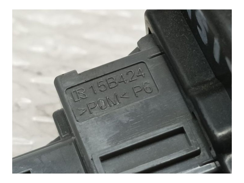 Recambio de warning para peugeot 108 top allure referencia OEM IAM 15B424  