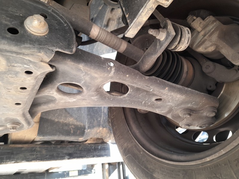 Recambio de brazo suspension inferior delantero izquierdo para peugeot 208 ii (ub_, up_, uw_, uj_) 1.5 bluehdi 100 referencia OE