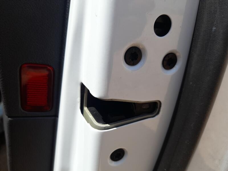 Recambio de cerradura puerta delantera derecha para ford kuga ii (dm2) 2.0 tdci referencia OEM IAM 2066073  