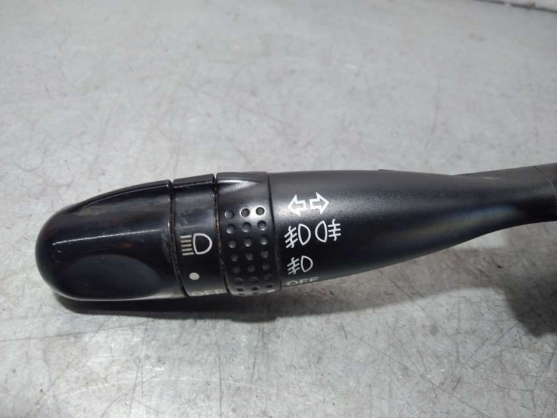 Recambio de mando luces para toyota corolla (e12) 1.6 sol berlina 3/5 referencia OEM IAM 173712  