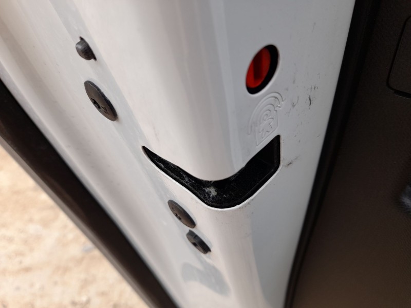 Recambio de cerradura puerta trasera izquierda para peugeot 208 ii (ub_, up_, uw_, uj_) 1.5 bluehdi 100 referencia OEM IAM 98444