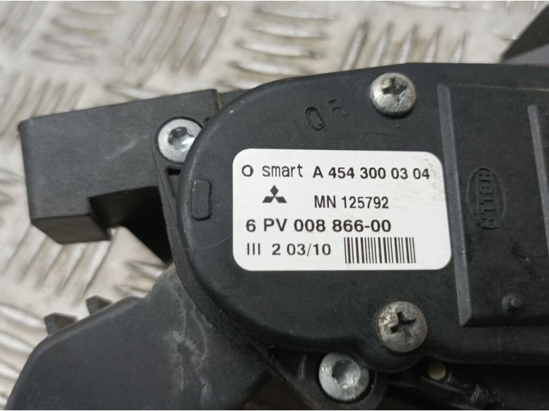 Recambio de potenciometro pedal para mitsubishi colt berlina 5 (z) cleartec inform referencia OEM IAM A4543000304 6PV00776600 HE