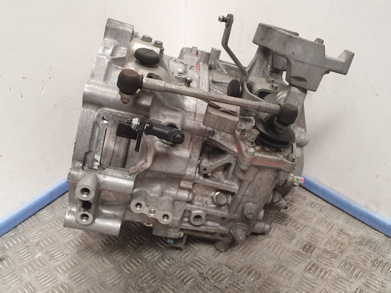 Recambio de caja cambios para chrysler sebring berlina 2.0 crd limited referencia OEM IAM A7704068  6VELOCIDADES