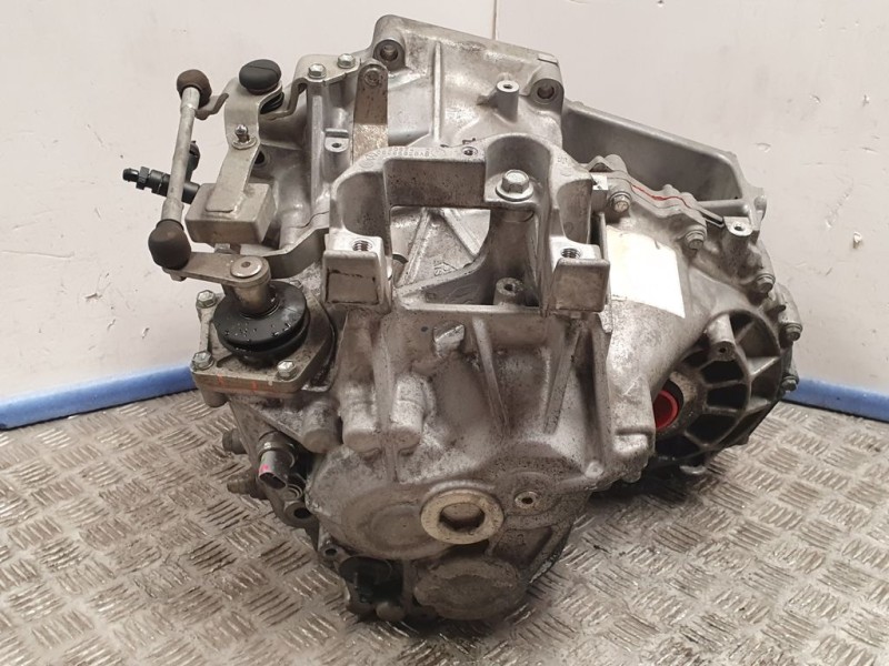 Recambio de caja cambios para chrysler sebring berlina 2.0 crd limited referencia OEM IAM A7704068  6VELOCIDADES