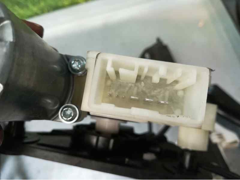 Recambio de elevalunas trasero derecho para skoda fabia ambition referencia OEM IAM 6V0959812  ELECTRICO 6 PINS