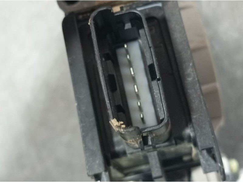 Recambio de elevalunas delantero izquierdo para kia rio (yb) drive referencia OEM IAM 82450H8010 F00S1W2103 ELECTRICO 6 PINS BOS