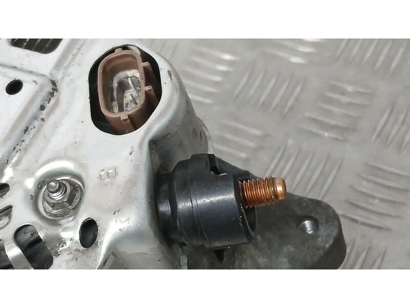 Recambio de alternador para hyundai accent (lc) gls crdi referencia OEM IAM 3730027504 DENSO 1002132982