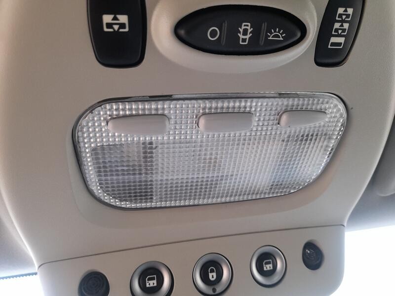 Recambio de luz interior para lancia phedra (179_) 2.2 jtd (179axc1a) referencia OEM IAM 9680713880  