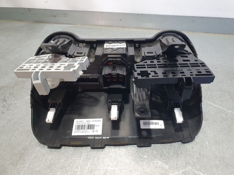 Recambio de mando calefaccion / aire acondicionado para kia rio (yb) drive referencia OEM IAM 97250H8020 C200369710A 