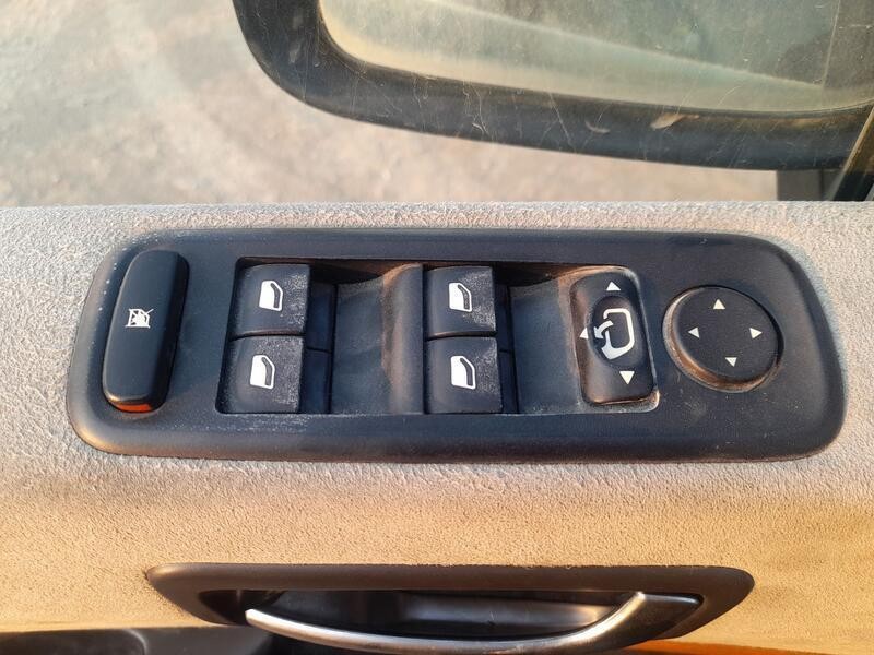 Recambio de mando elevalunas delantero izquierdo para lancia phedra (179_) 2.2 jtd (179axc1a) referencia OEM IAM 1499639898 C/MA