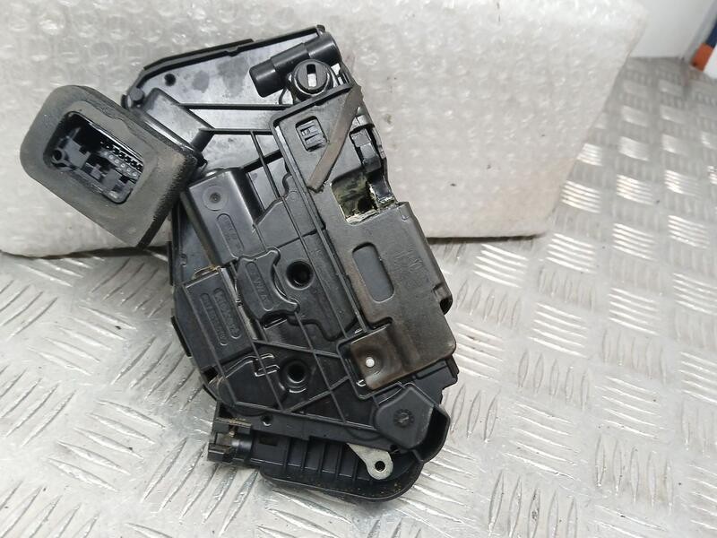 Recambio de cerradura puerta trasera derecha para volkswagen polo advance referencia OEM IAM 5TA839016E ELECTRICA 