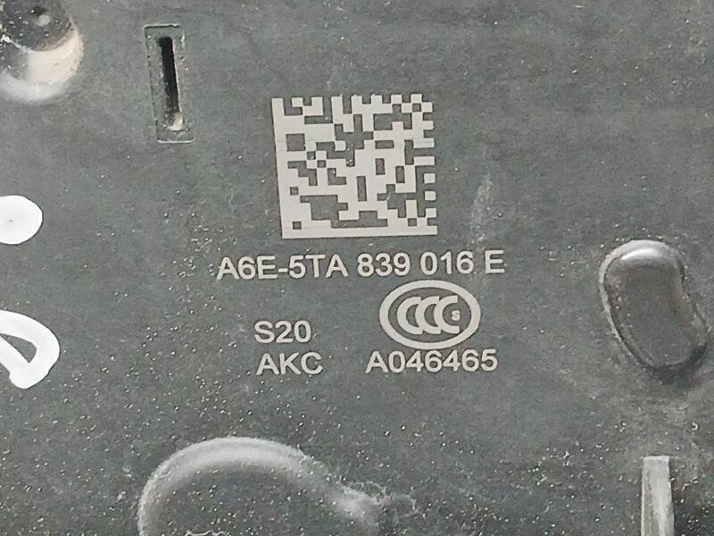 Recambio de cerradura puerta trasera derecha para volkswagen polo advance referencia OEM IAM 5TA839016E ELECTRICA 