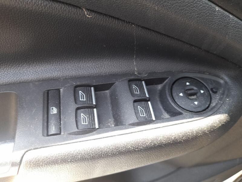 Recambio de mando elevalunas delantero izquierdo para ford kuga ii (dm2) 2.0 tdci referencia OEM IAM 2033890 C/MANDO RETROVISOR 