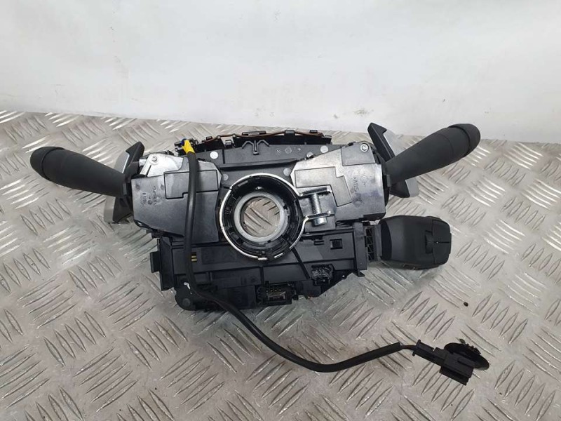 Recambio de mando luces y limpia para peugeot 5008 gt line 1.5 hdi 130 cv referencia OEM IAM 96756731ZD E10655820 CON LEVAS