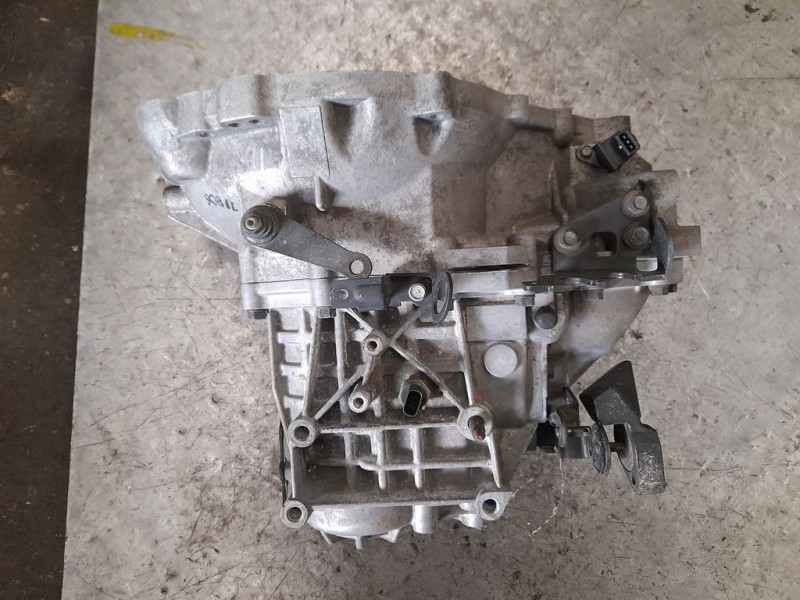 Recambio de caja cambios para kia magentis active referencia OEM IAM 4300039841  5VELOCIDADES