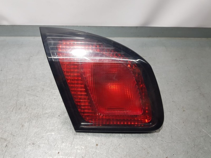 Recambio de piloto trasero izquierdo para nissan primera berlina (p11) básico referencia OEM IAM 265559F628  INTERIOR